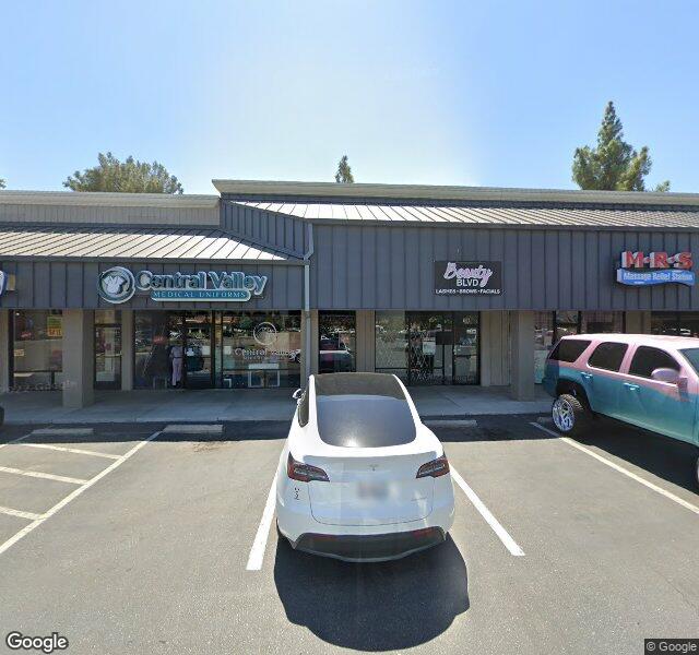 Fluffers Pet Grooming storefront - Fresno