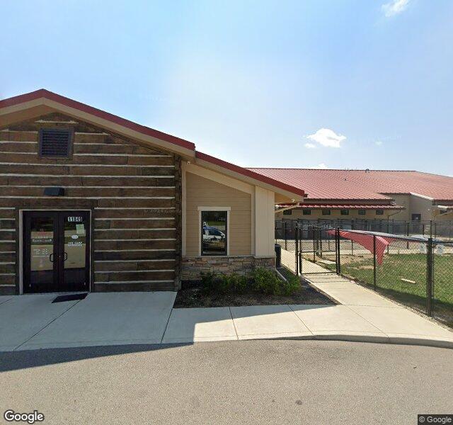 4 Paws Lodge storefront - Indianapolis