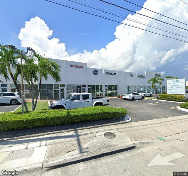 Pler Clinics storefront - North Miami