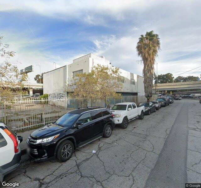 Trek Movers storefront - Los Angeles