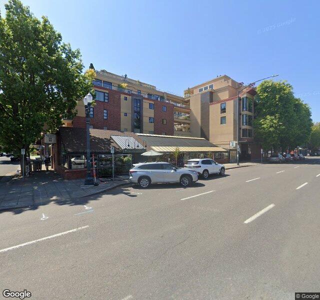 Broadway Floral Home & Garden location - Portland