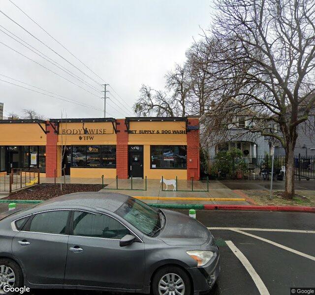 Splash Hound USA Pet Supply & Dog Wash location - Sacramento