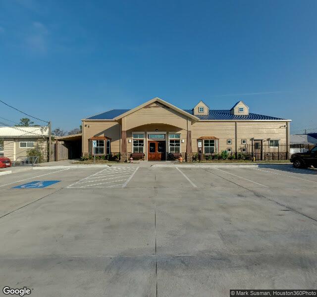 Oak Forest Veterinary Hospital storefront - Houston