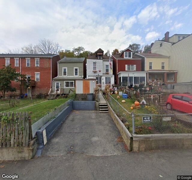 Linnea Marie Photography storefront - Pittsburgh