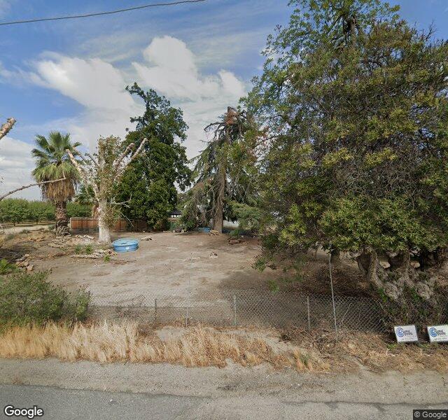 Cowen's Pet Resort storefront - Bakersfield