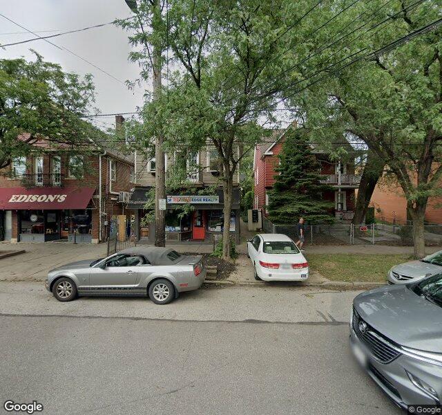 RE/MAX EDGE REALTY storefront - Cleveland