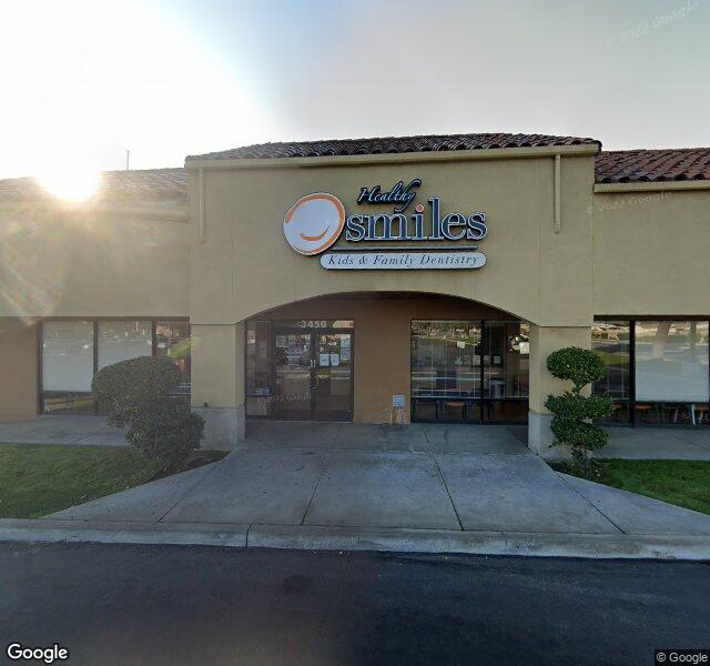 Healthy Smiles Family Dental storefront - Bakersfield