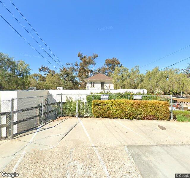 Fleur De Lis School storefront - San Diego