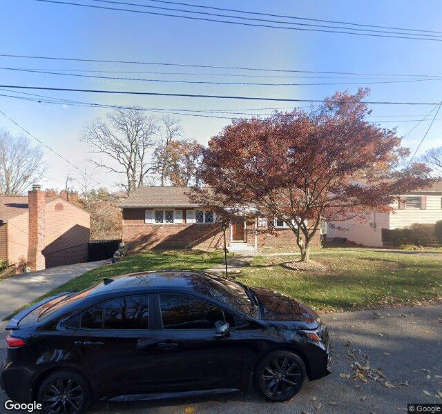 Made EZ Moving storefront - Pittsburgh