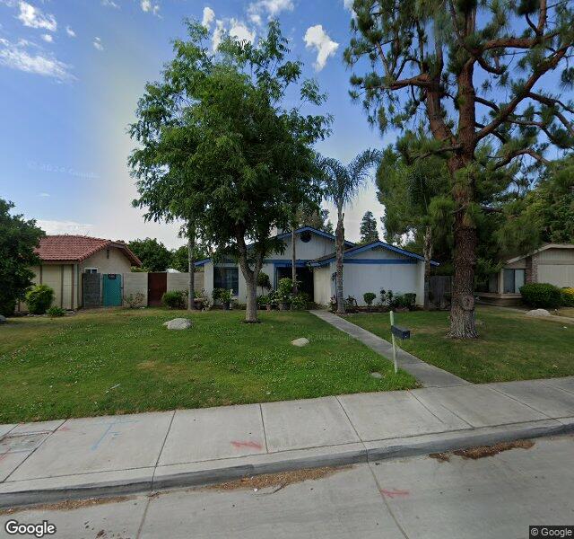 Golden Touch House Cleaning storefront - Bakersfield