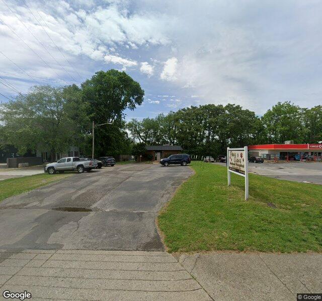 Paws & Claws Animal Hospital storefront - Nashville