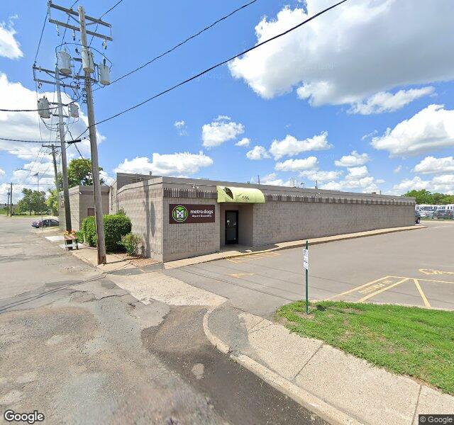 Metro Dogs storefront - Minneapolis