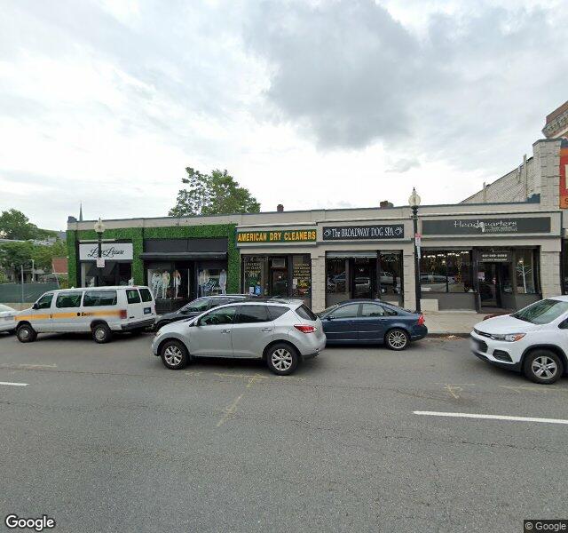 Boston's Groomer storefront - Boston