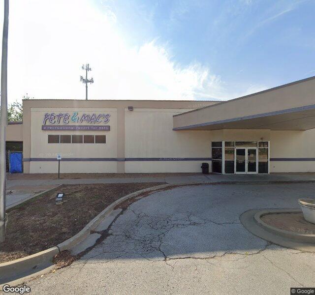 Pete & Mac's Pet Resorts storefront - Kansas City