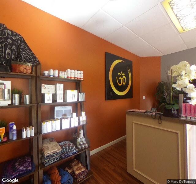 D-Lux Medspa storefront - Naples