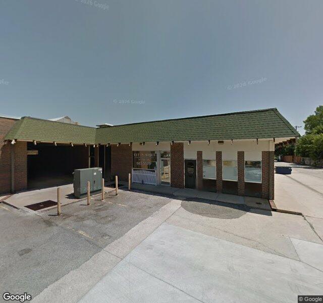 Cut-N-Strut storefront - Wichita