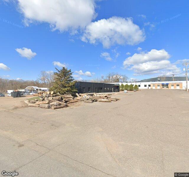 Paws Doggy Daycare location - Minneapolis