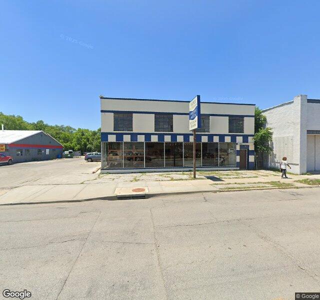 Waldo Detail storefront - Kansas City