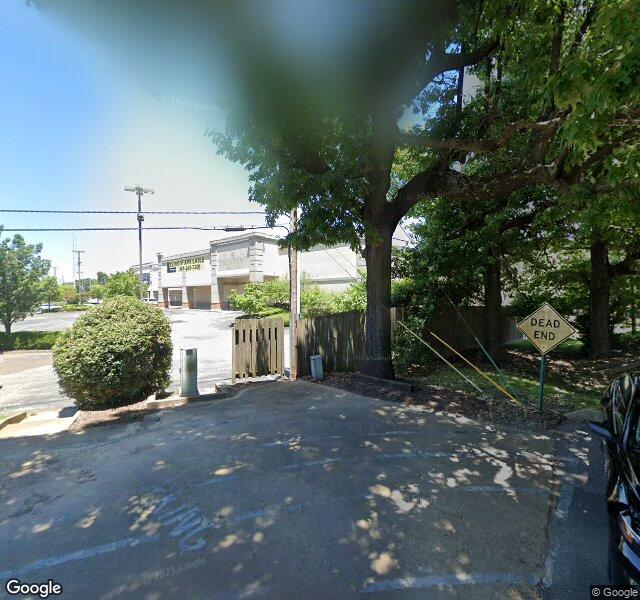 Gold's Gym Memphis storefront - Memphis