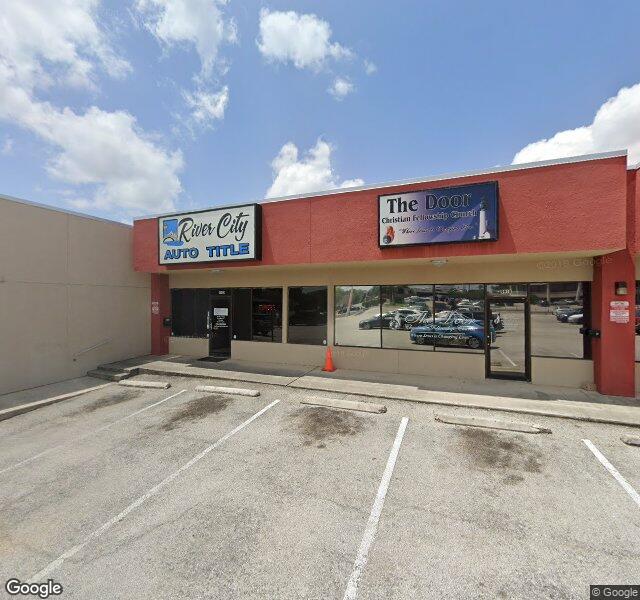 Dive In Pool Services storefront - San Antonio